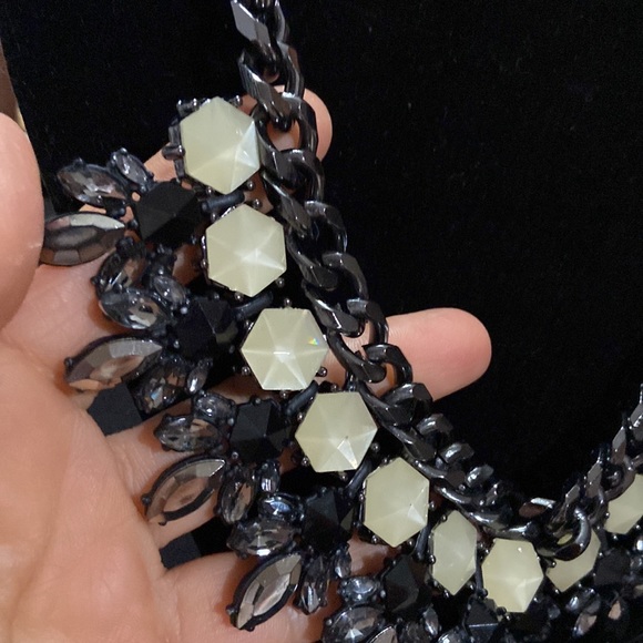 Zara necklace statement piece from Zara - Picture 5 of 13